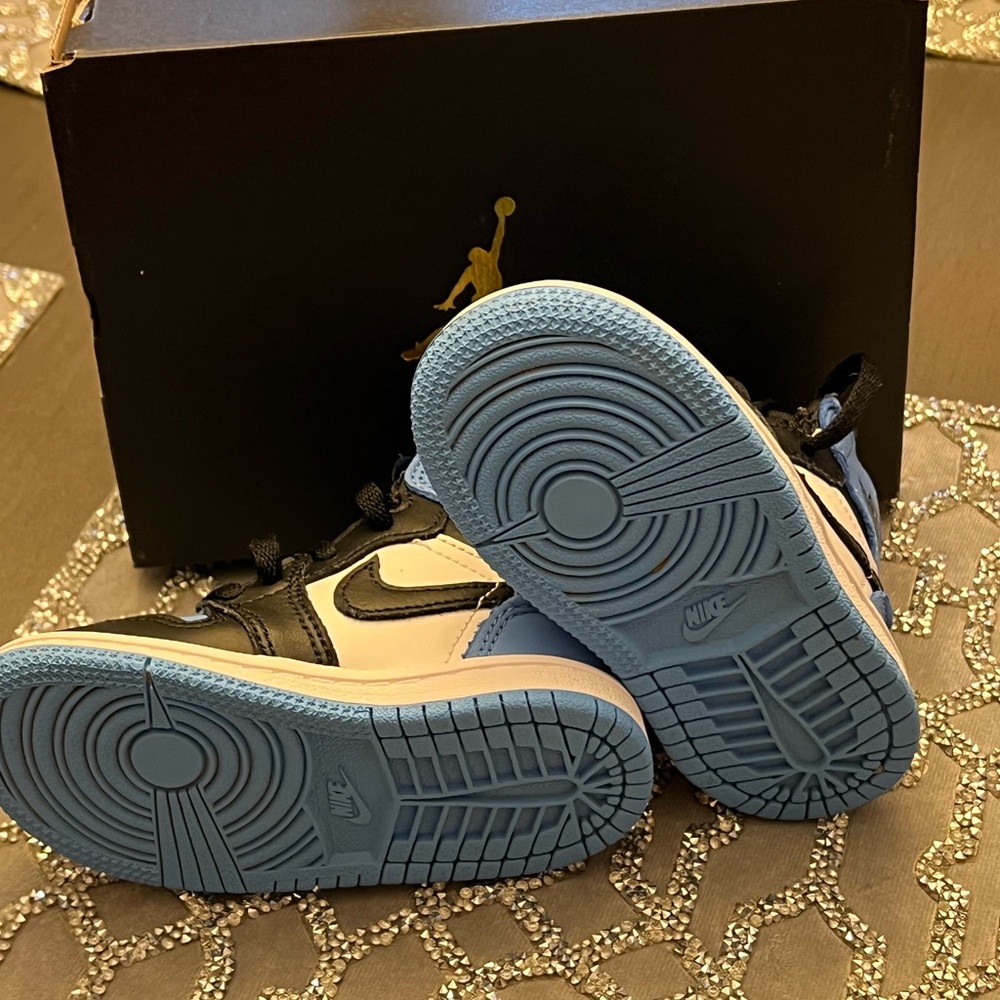 Jordan Size 6 - Picture 4 of 4